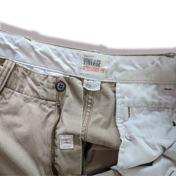 Men's GAP Classic Vintage Style Standard Khaki Pants, Size 33 x 36 - Picture 2 of 5